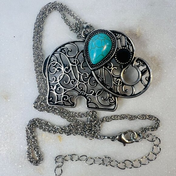 Tony Turquoise Elephant Trunk Up Pendant Necklace Brooch Jewelry 18+3" Chain - Picture 1 of 5
